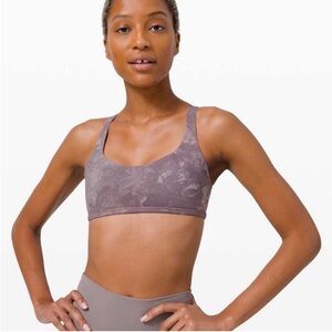 Lululemon Free to be Bra